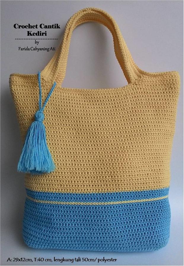 Tote with tassel