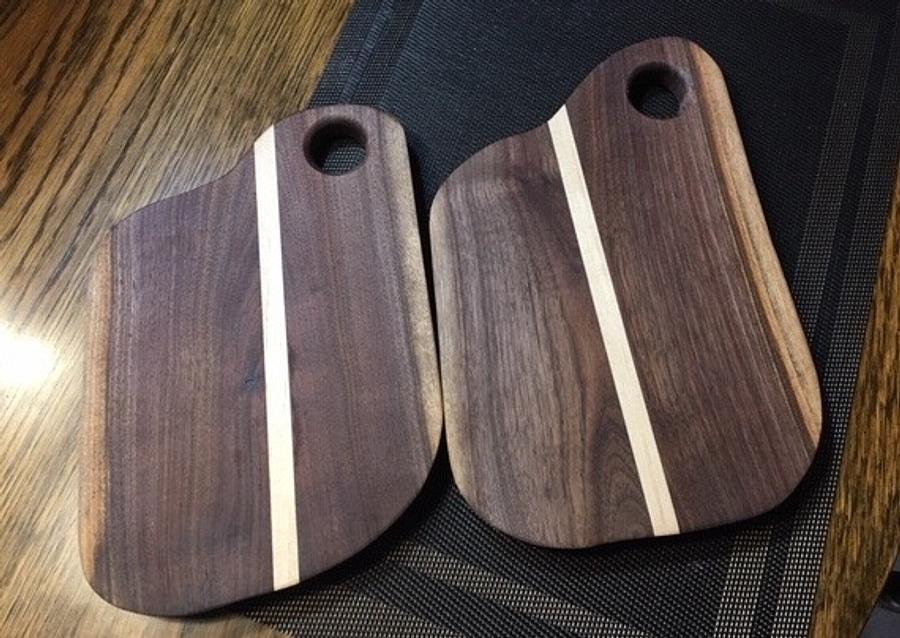 Live-edge cutting/serving Boards