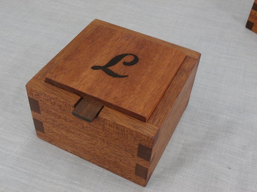 small tilt up lid boxes