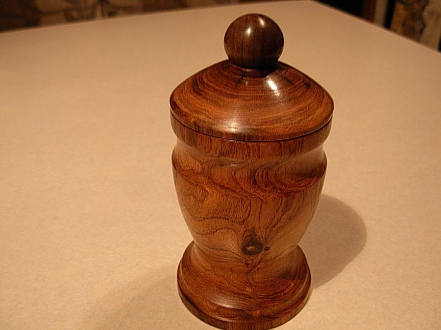 Lidded Chinaberry Urn