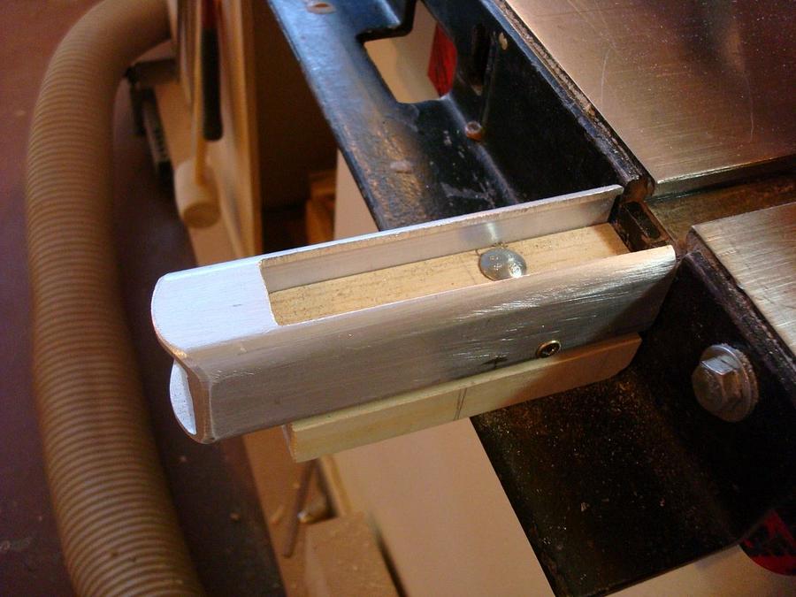 SIMPLE PERMANENT CROSSCUT SLED STOP 