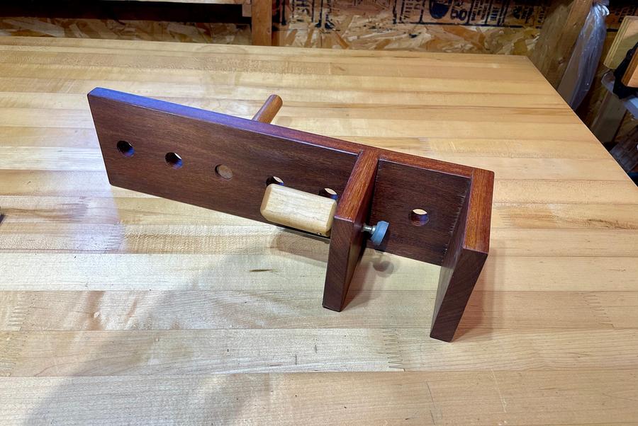 How I built a Deadman that fits almost any workbench 