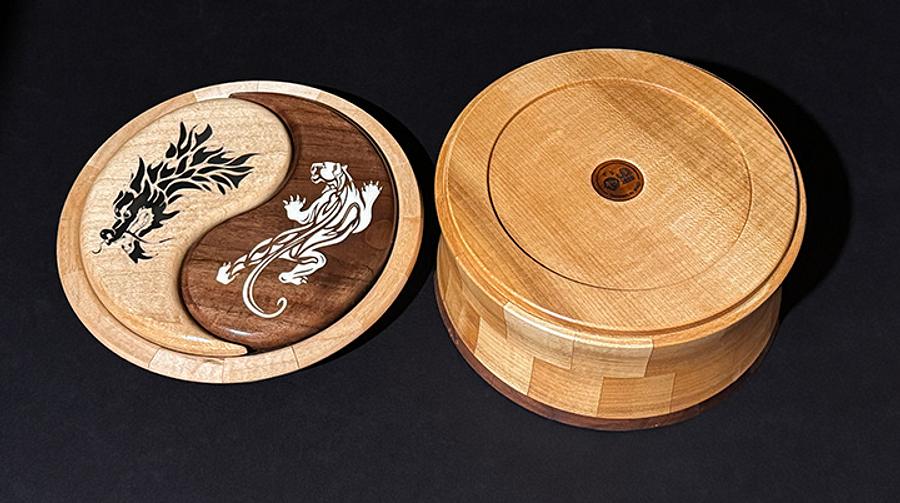 Yin/Yang Box