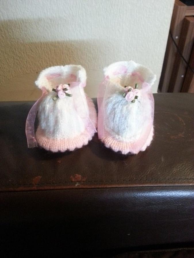 Newborn shoes and booties 