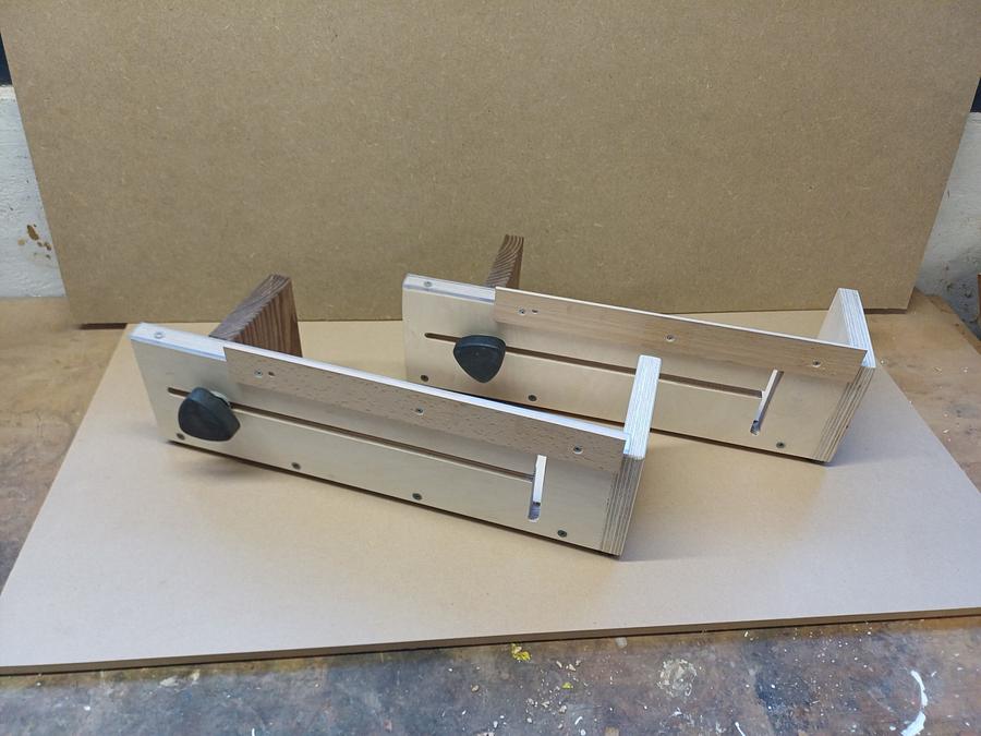 BOTTLE LABELING JIG