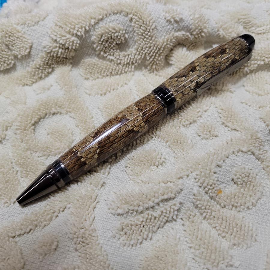 Rattle Snake pen