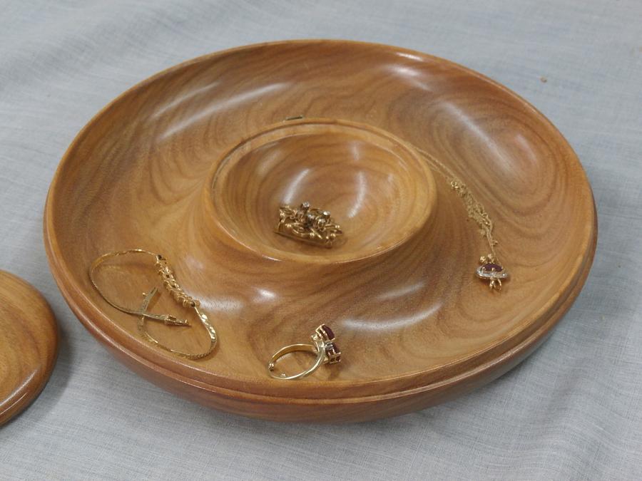 disk shaped jewelry box