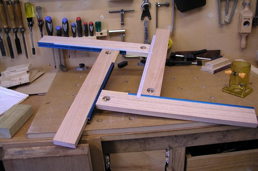 Adjustable Oblong Routing Jig