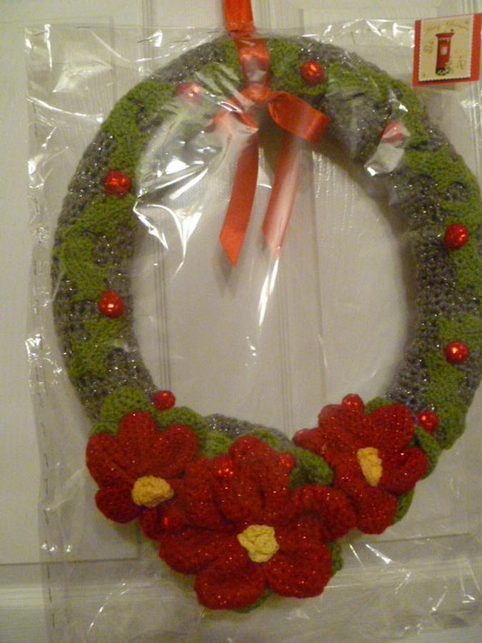 'LIGHT-UP CHRISTMAS DOOR WREATHS