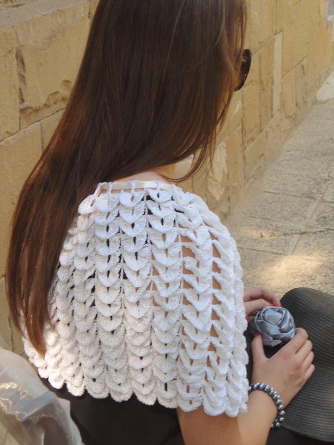 Crocheted White Shrug, Wedding Crocodile Shrug, Wedding Capelet, Elegant Bridal Accessory