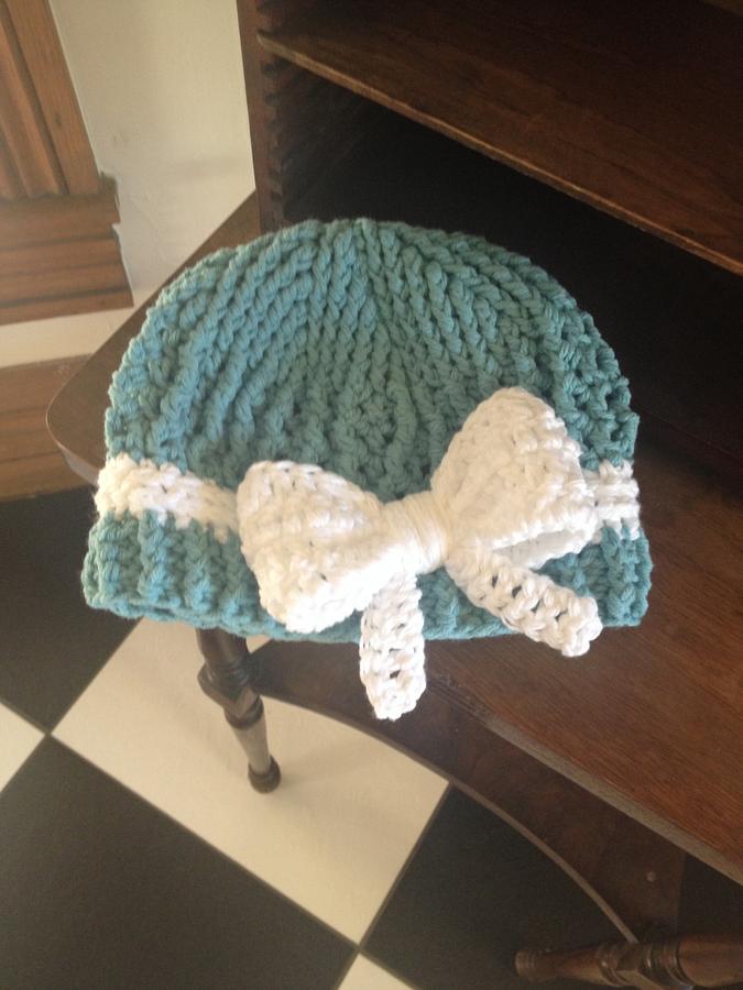 Textured Beanie with Bow