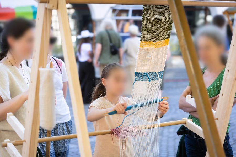 WEAVING LOOM