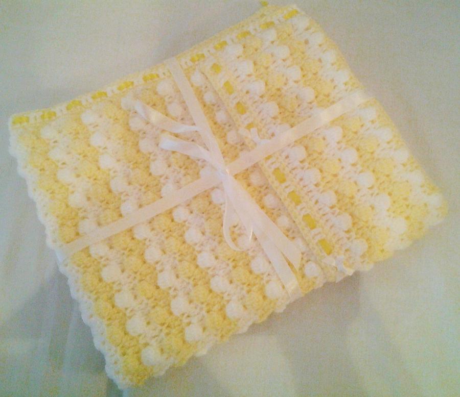 Lemon and white bobble blanket