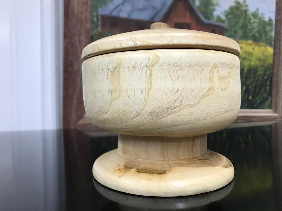 Lidded bowl