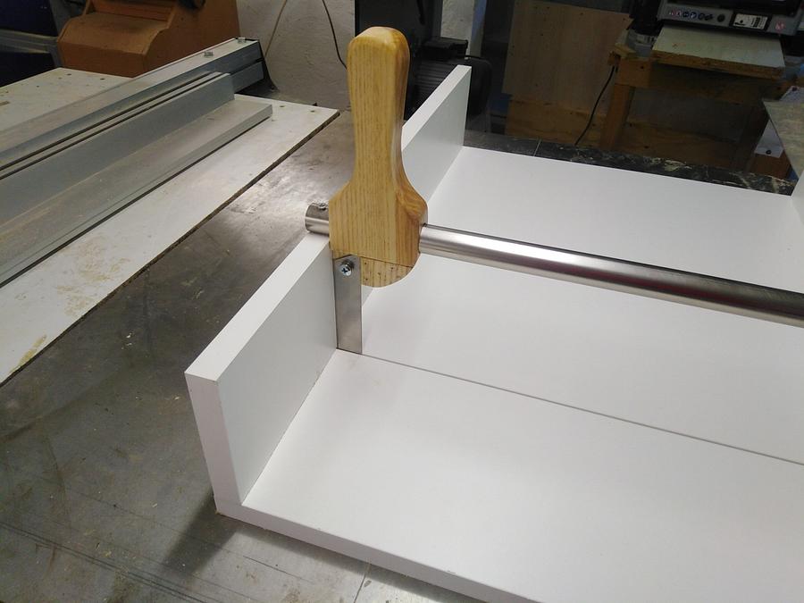 CAKES CUTTER