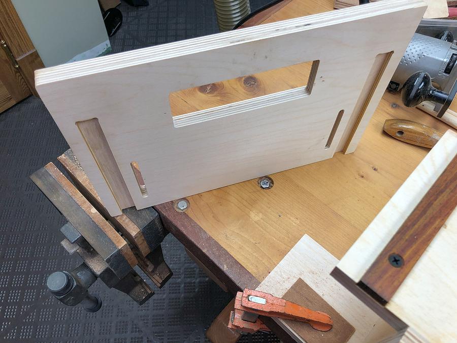 Plunge Router Mortising Jig