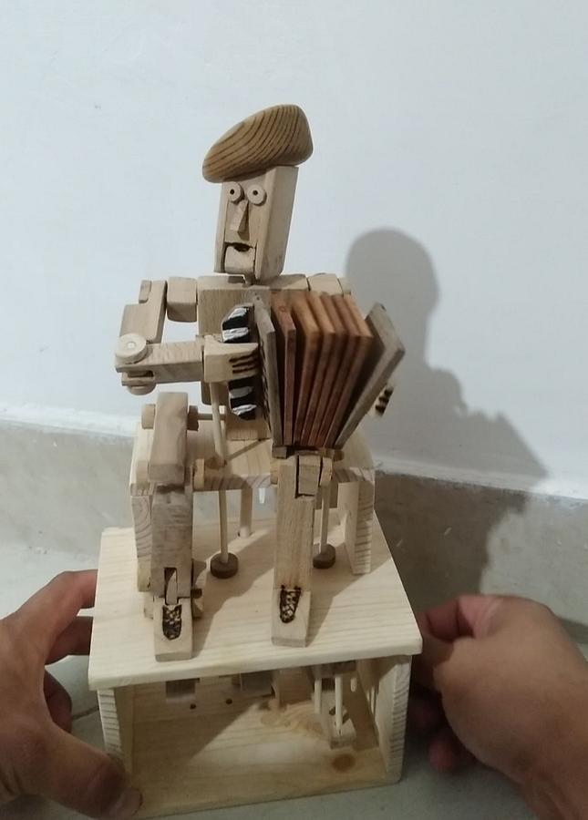 Animated accordion player