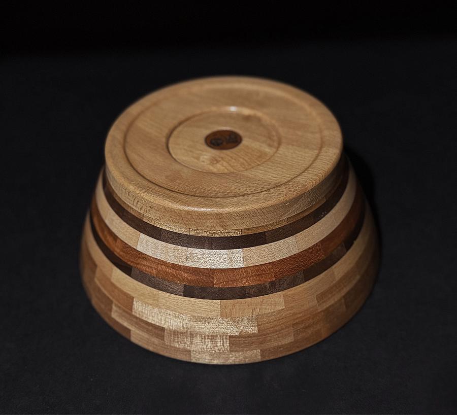 A snack bowl with a twist.