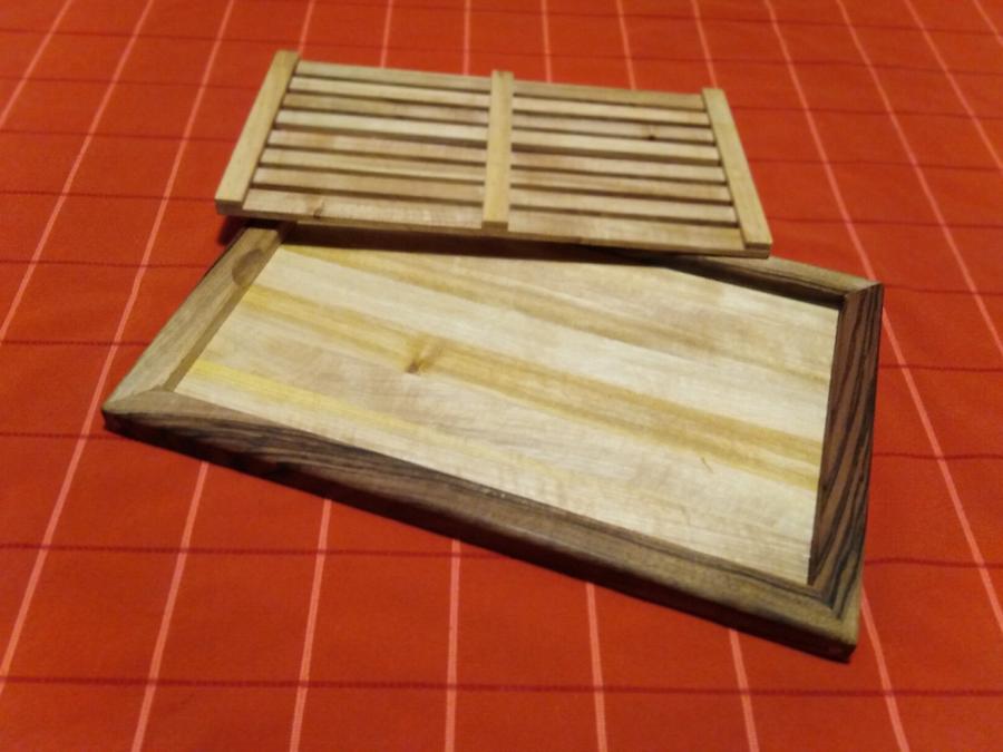 BREAD CUTTING BOARD