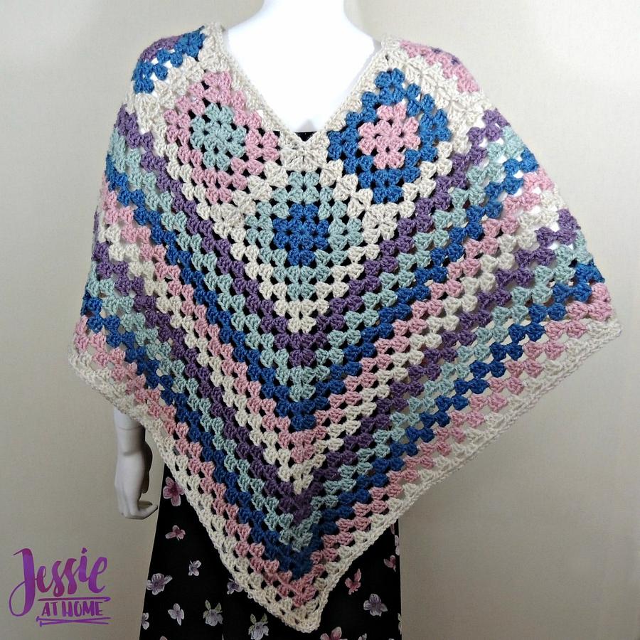 Granny Border Poncho