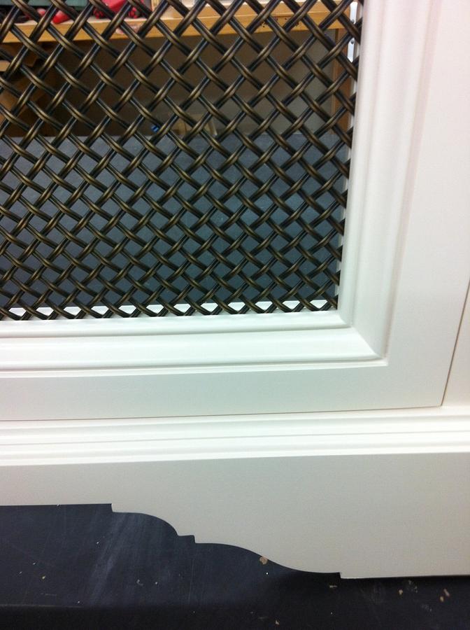 Bow front radiator cover