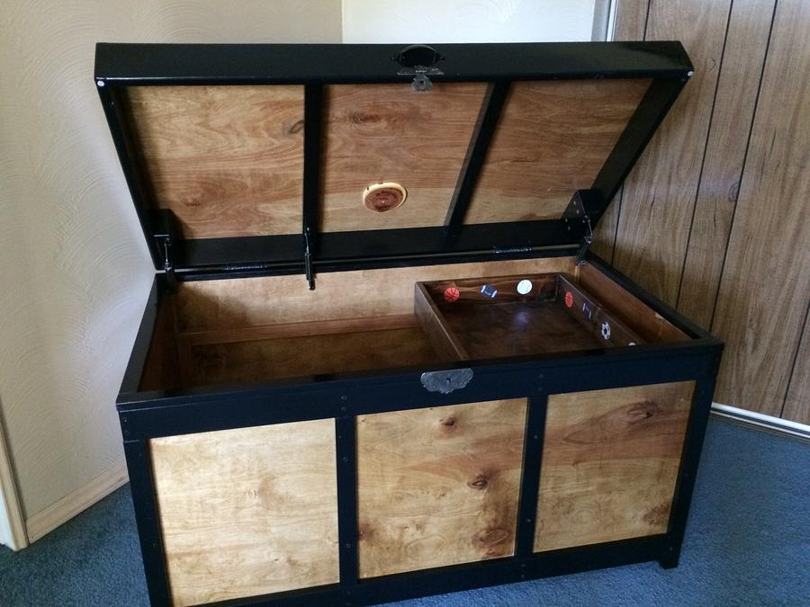  Toy chest 