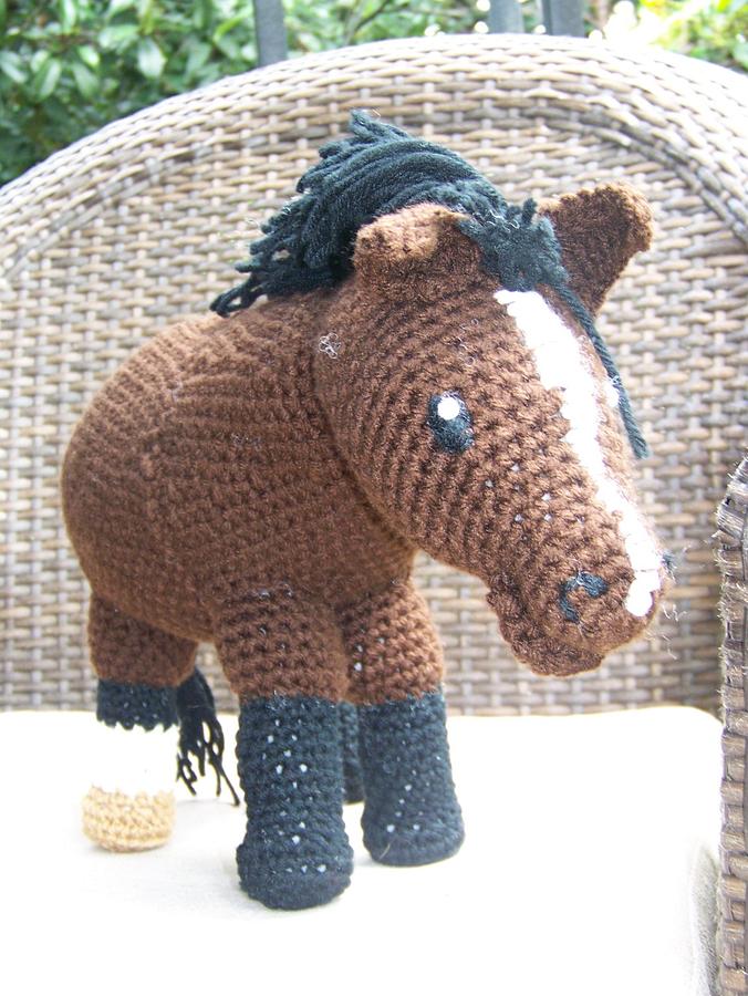 Crochet horse....modeled after my mare, Electra.