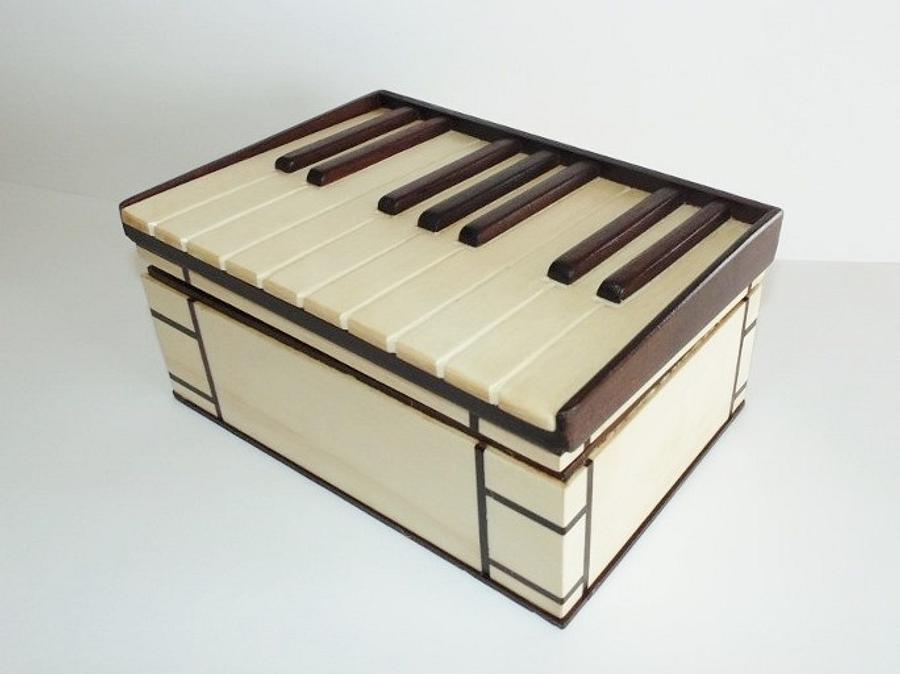PIANO BOX