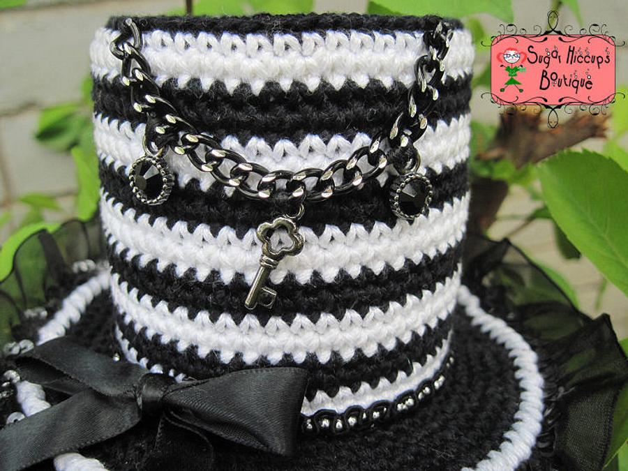 Alice Crochet Mini Top Hat