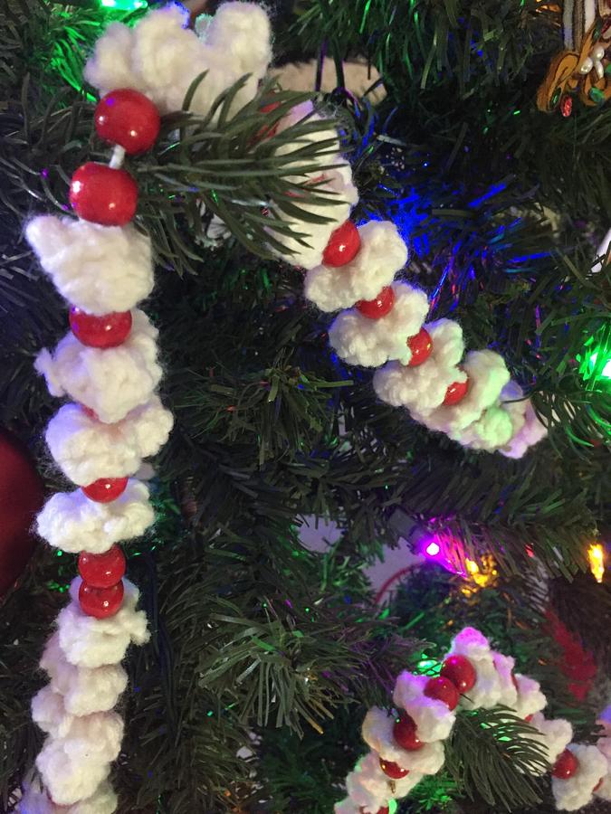 Crocheted popcorn & cranberry garland