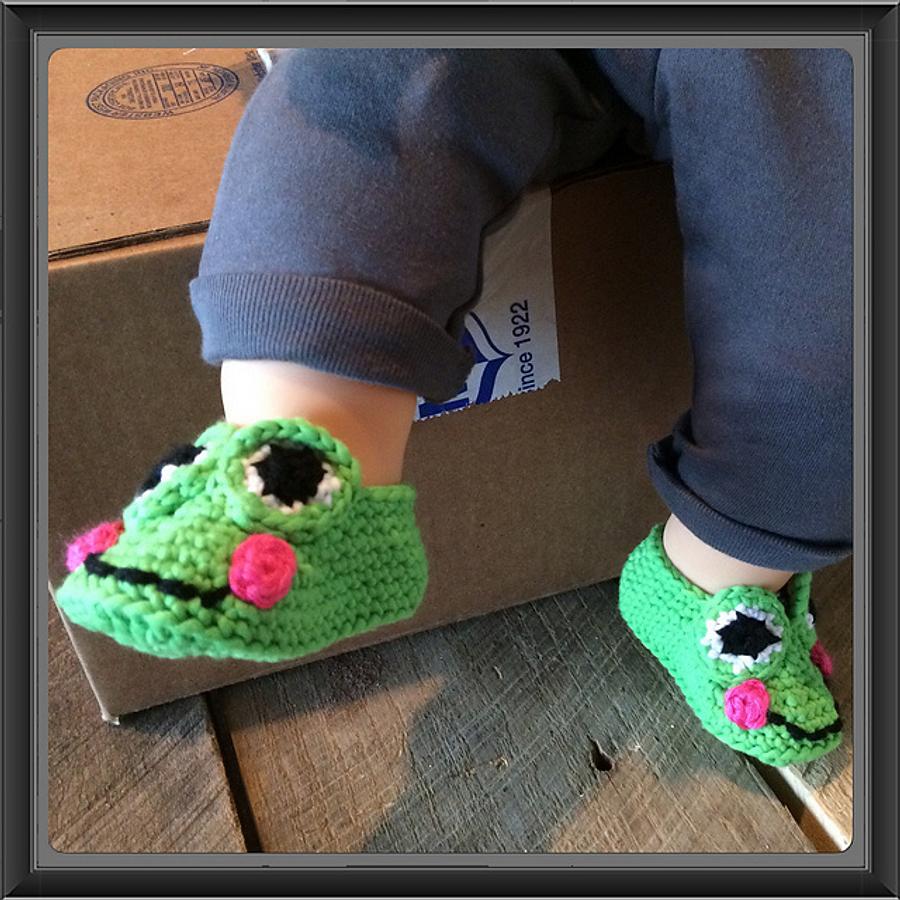 Frog Baby Booties