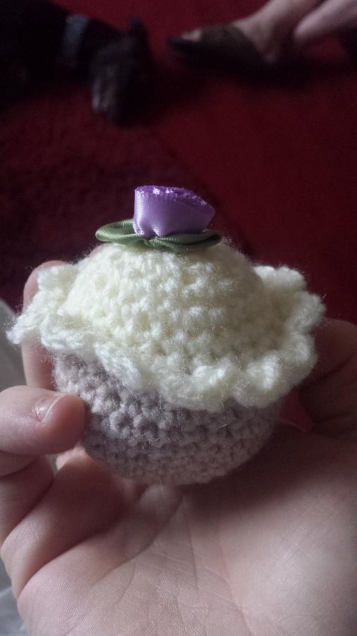 cupcake pin cushion.