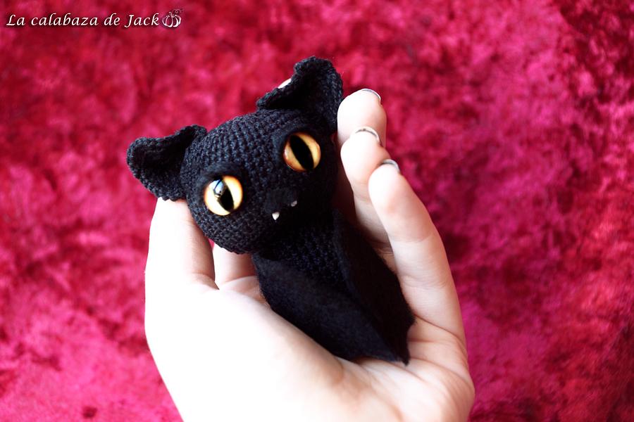 Bat Amigurumi - La Calabaza de Jack