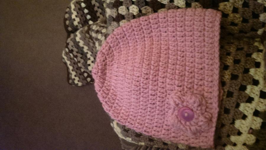 pink beanie with flower