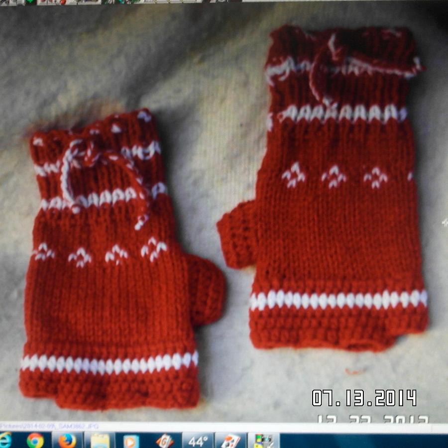 fingerless gloves