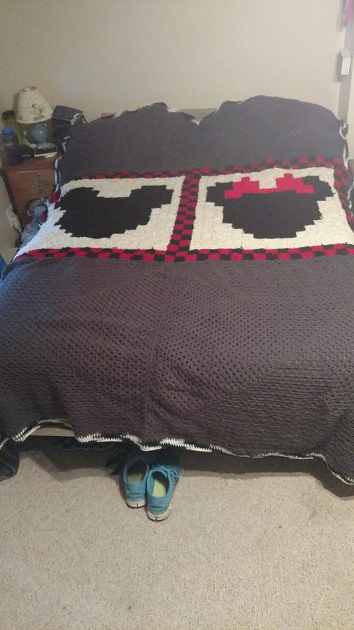 Minnie and Mickey afghan