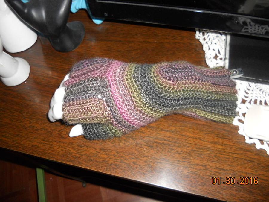 Fingerless gloves