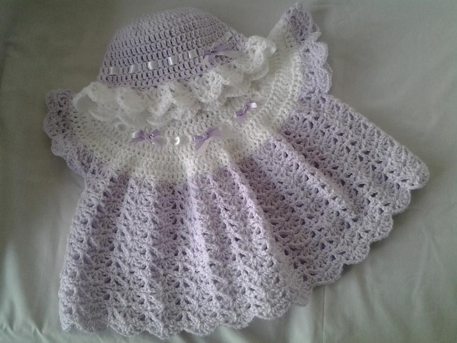 Angel top and frilled hat 