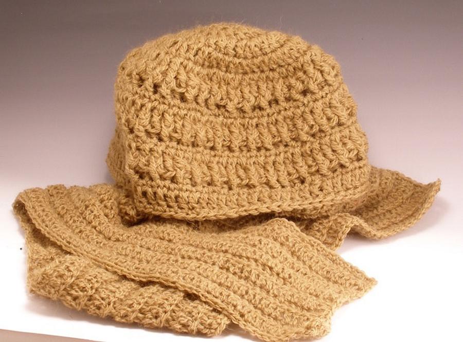 Men's Hat and Scarf