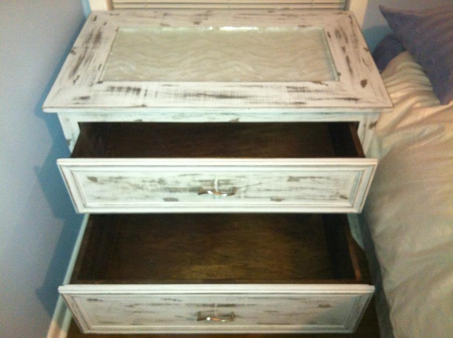 Distressed nightstand/dresser