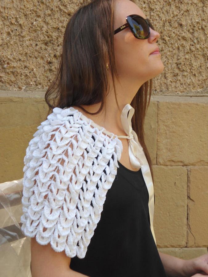 Crocheted White Shrug, Wedding Crocodile Shrug, Wedding Capelet, Elegant Bridal Accessory