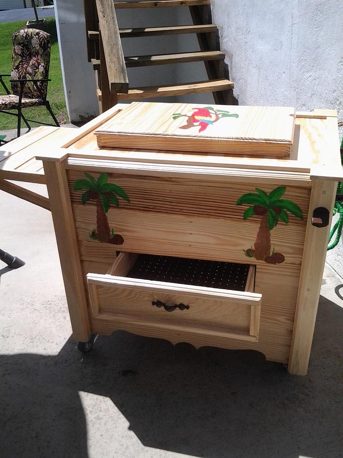 tropical patio cooler cart out of pallet boards