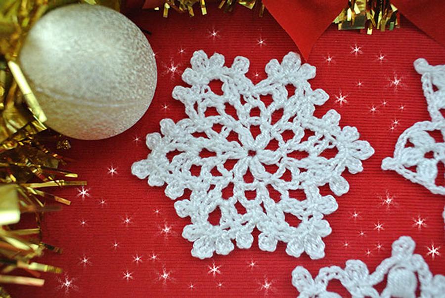 5 Free Crochet Snowflake Patterns