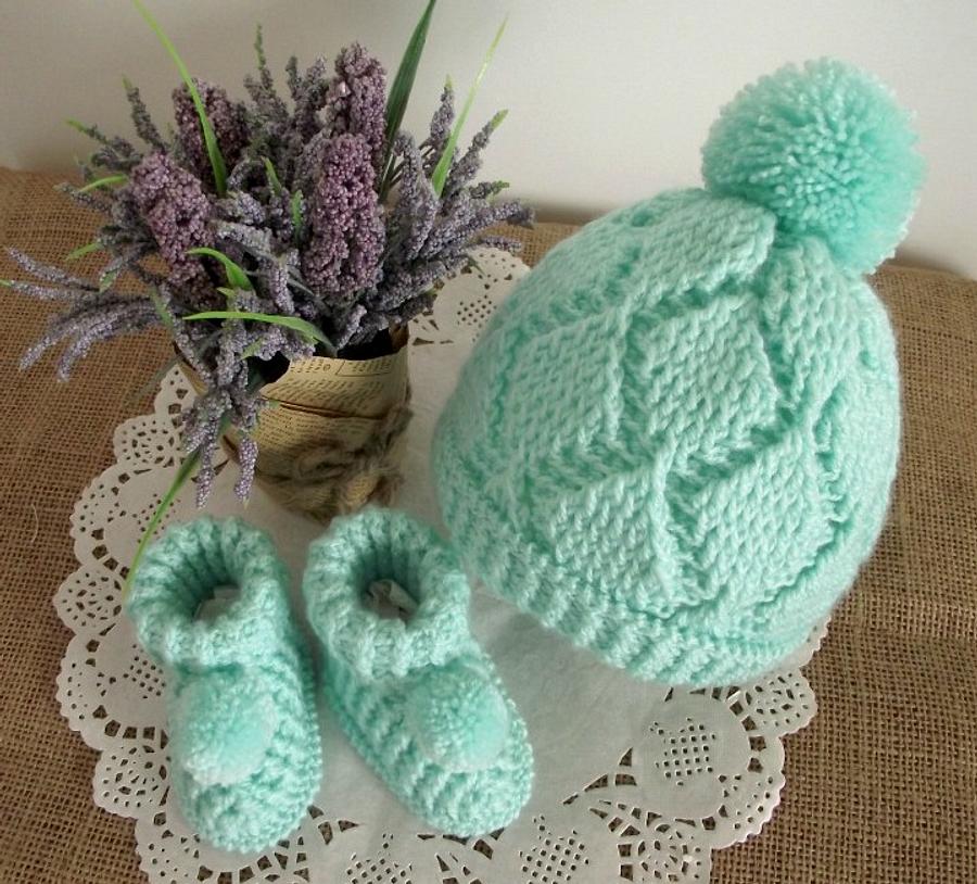 Diamonds Baby Set Crochet Pattern