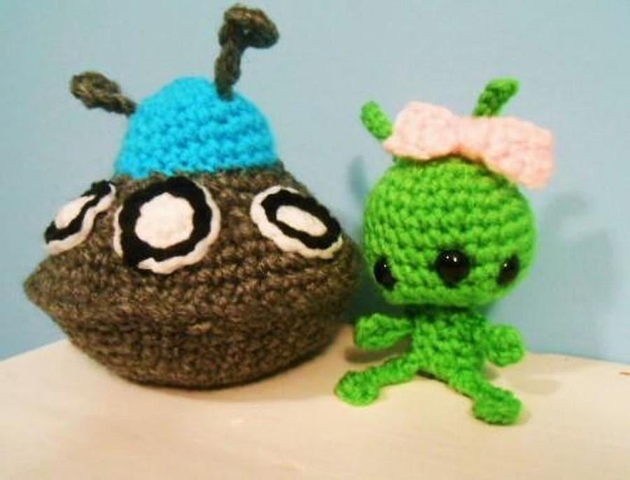 Adorable Alien and UFO