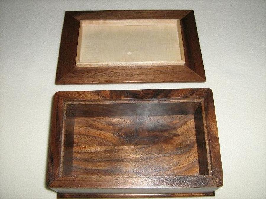 Box in fiqured walnut