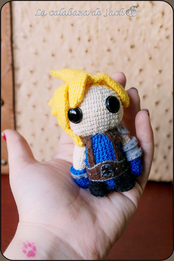 Cloud Amigurumi - Final Fantasy - La Calabaza de Jack