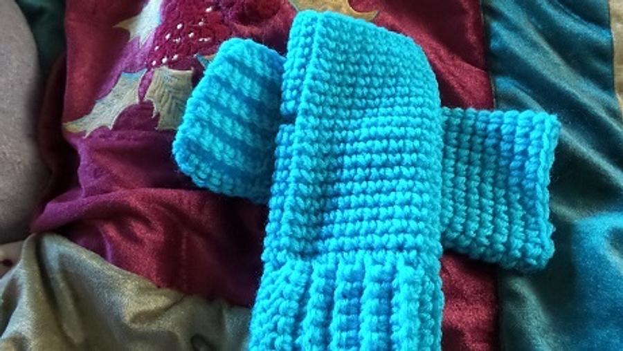 Teal short fingerless mittons for hubby