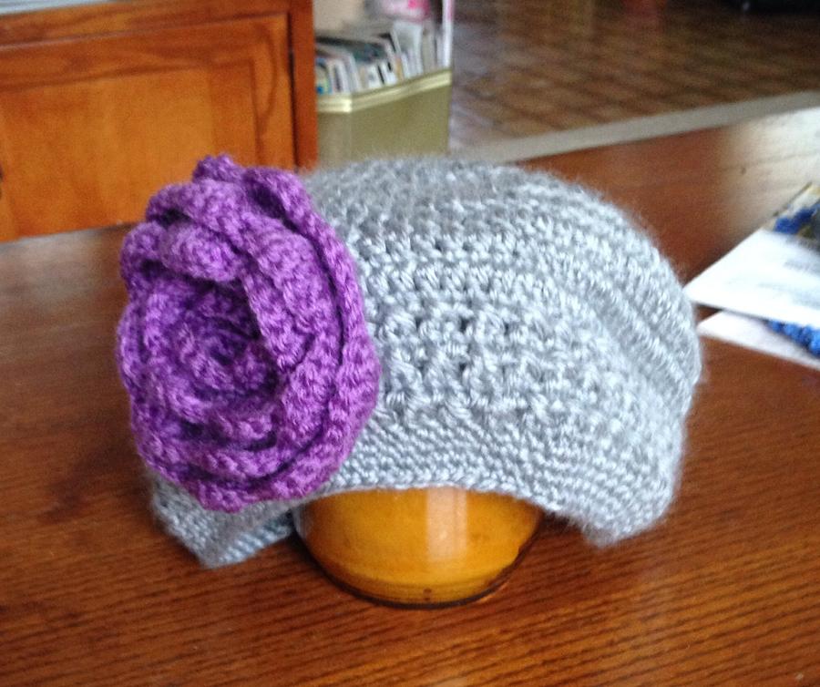 Slouch hat in soft heather gray...