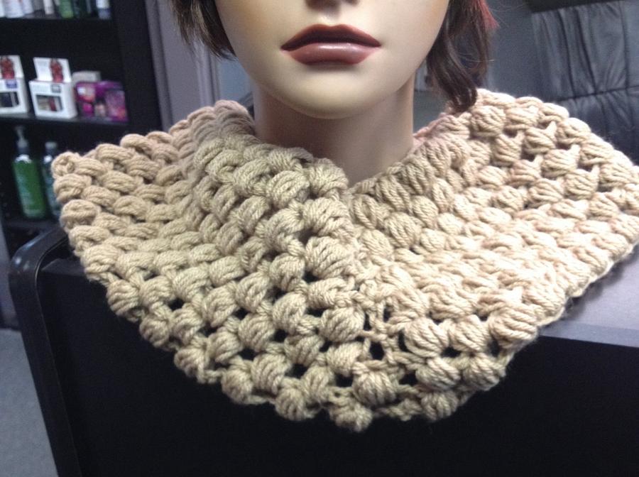 Puff stitch cowl